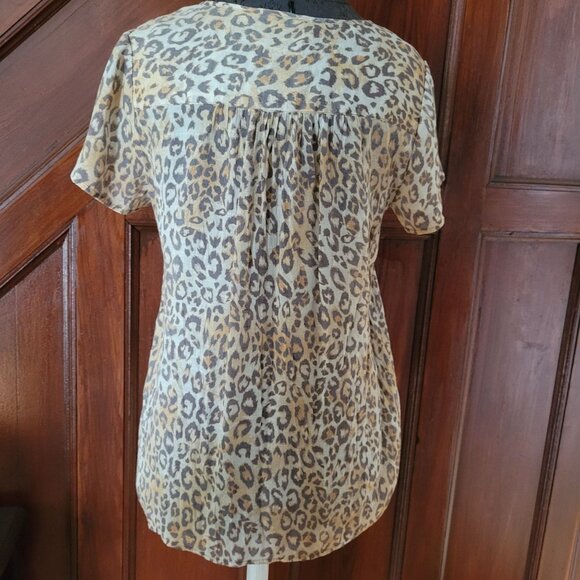 Leopard Print Christopher & Banks Womens Blouse Short Sleeve Small Lightweight S - Picture 2 of 8